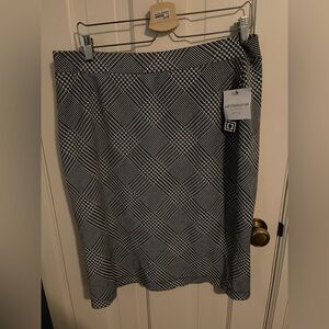 NWT Liz Claiborne Houndstooth Skirt